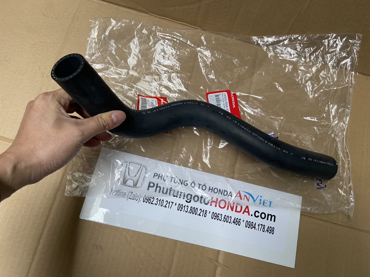 Ống cao su vào két nước phía dưới xe Honda CIVIC 2006-2011